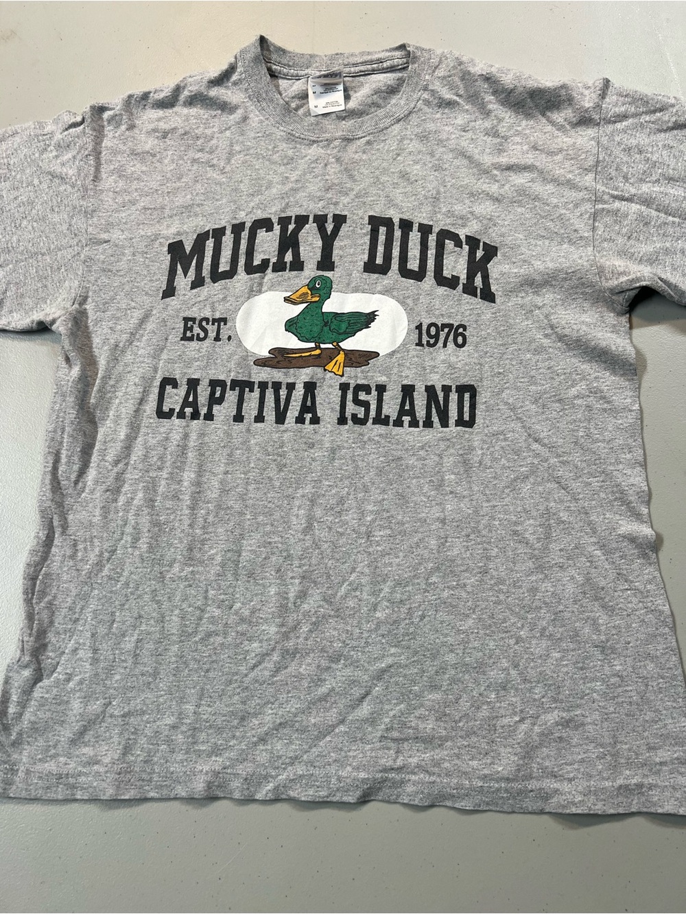 Mucky Duck Captiva Island Florida Graphic T-Shirt Gray Medium